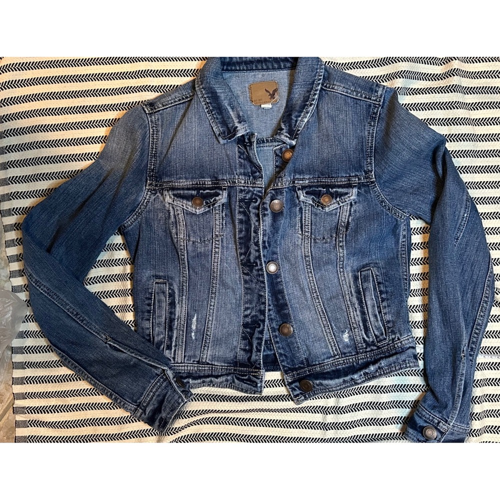 American Eagle Outfitters Denim Jacket Blue Distressed Trucker Style Womens‎ S